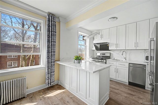 14137 79th Avenue 3O, Flushing, NY 11367