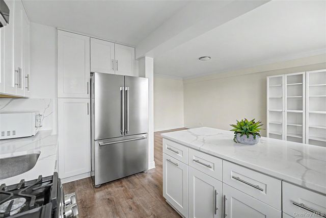 14137 79th Avenue 3O, Flushing, NY 11367