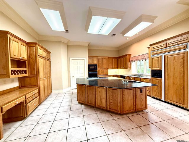 1831 Old Plantation Ln, Baton Rouge, LA 70806