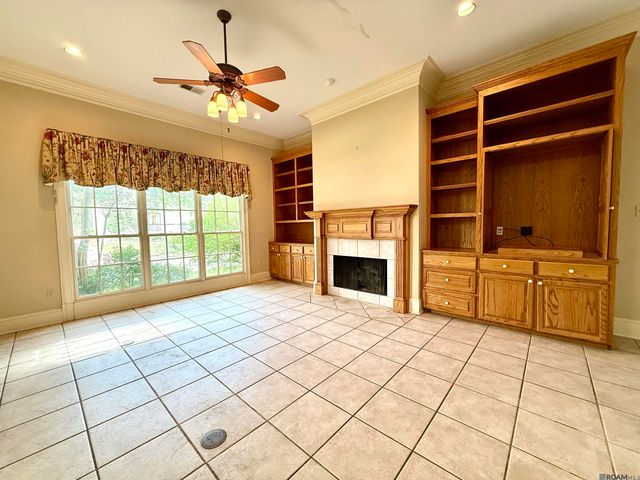1831 Old Plantation Ln, Baton Rouge, LA 70806