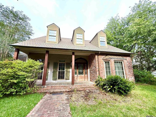 1831 Old Plantation Ln, Baton Rouge, LA 70806