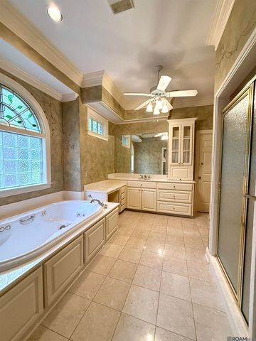1831 Old Plantation Ln, Baton Rouge, LA 70806