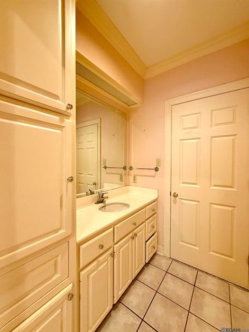 1831 Old Plantation Ln, Baton Rouge, LA 70806