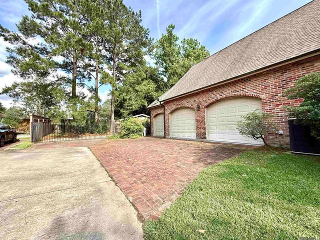 1831 Old Plantation Ln, Baton Rouge, LA 70806