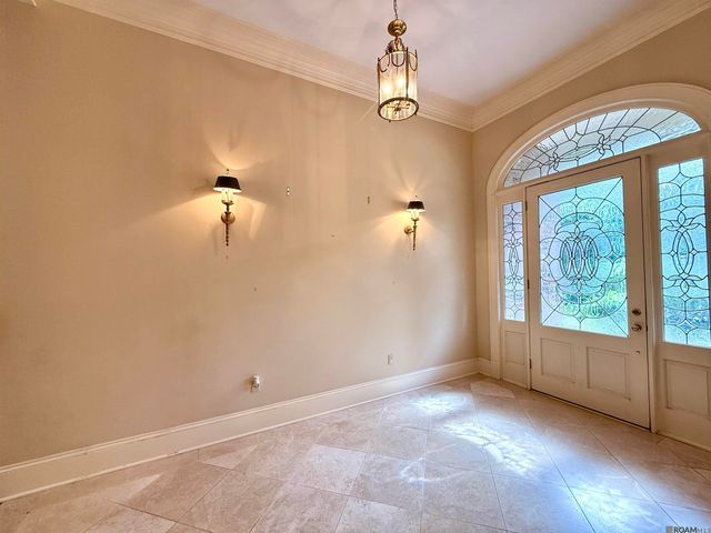 1831 Old Plantation Ln, Baton Rouge, LA 70806