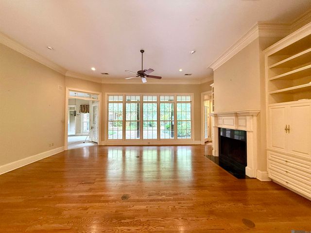 1831 Old Plantation Ln, Baton Rouge, LA 70806