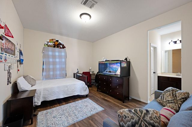 4627 Miramar Drive, League City, TX 77573
