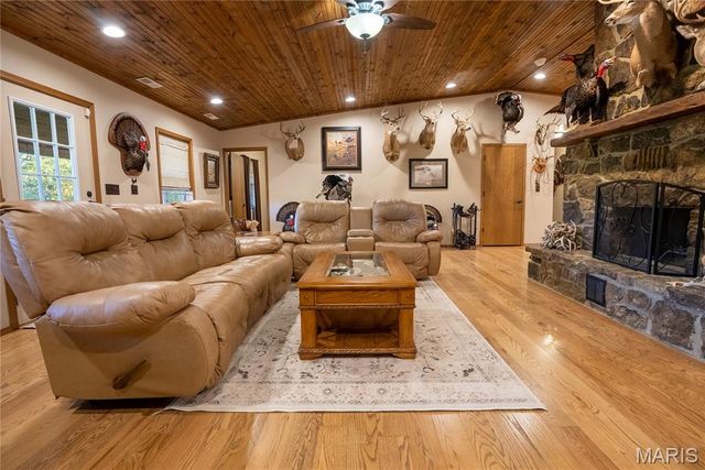 698 Hoot Owl Lane, Grandin, MO 63943