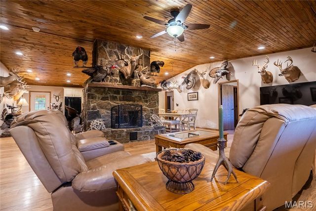 698 Hoot Owl Lane, Grandin, MO 63943