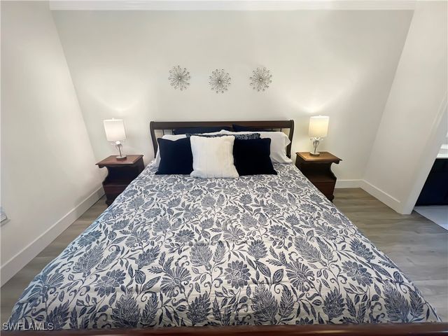 600 Neapolitan WAY 342, Naples, FL 34103