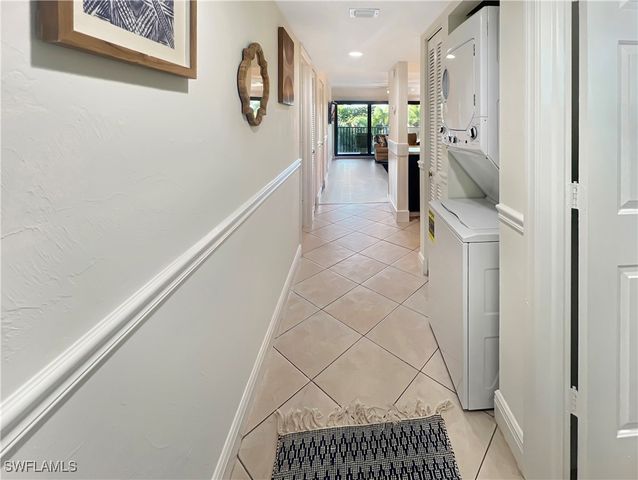 600 Neapolitan WAY 342, Naples, FL 34103