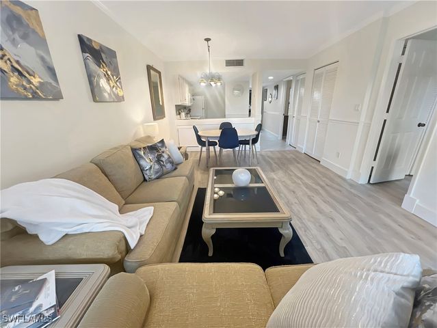 600 Neapolitan WAY 342, Naples, FL 34103