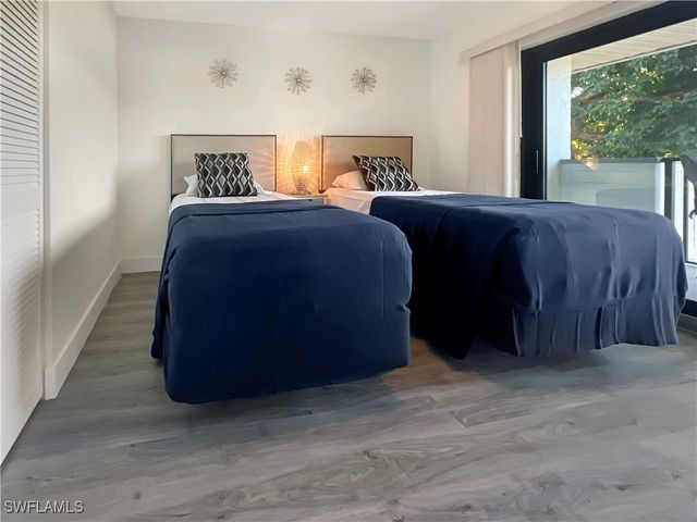 600 Neapolitan WAY 342, Naples, FL 34103