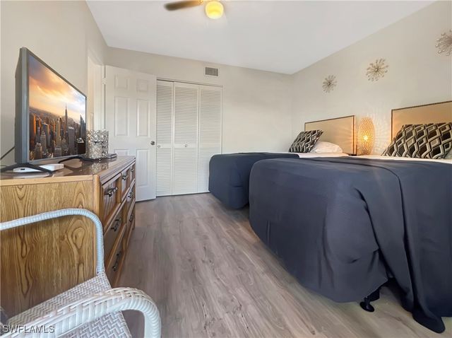 600 Neapolitan WAY 342, Naples, FL 34103