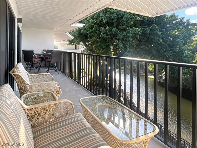 600 Neapolitan WAY 342, Naples, FL 34103