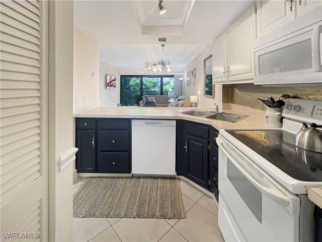 600 Neapolitan WAY 342, Naples, FL 34103