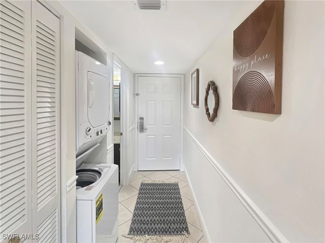 600 Neapolitan WAY 342, Naples, FL 34103