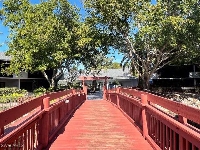 600 Neapolitan WAY 342, Naples, FL 34103