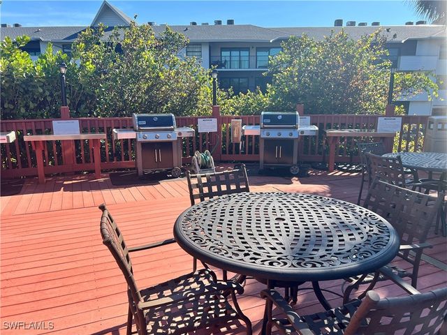 600 Neapolitan WAY 342, Naples, FL 34103