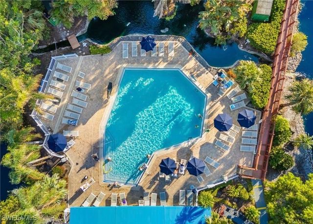 600 Neapolitan WAY 342, Naples, FL 34103