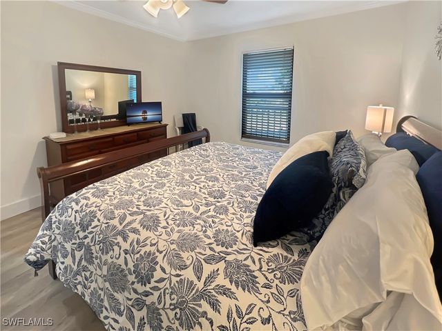 600 Neapolitan WAY 342, Naples, FL 34103