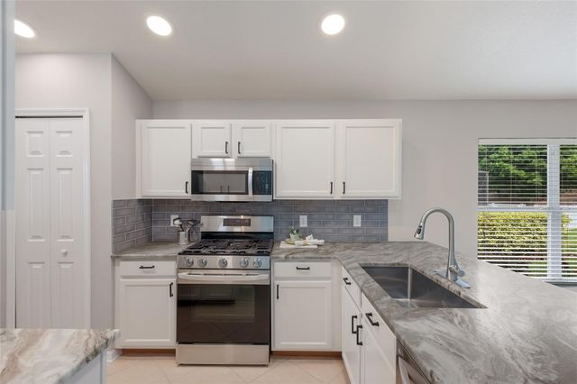 6110 BLUE RUNNER COURT, Bradenton, FL 34202