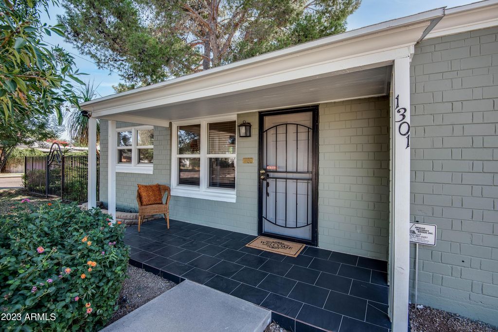 1301 W Glenrosa Avenue, Phoenix, AZ 85013