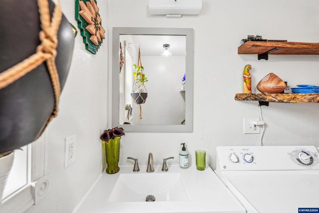 4586 Reimann St NE, Salem, OR 97305