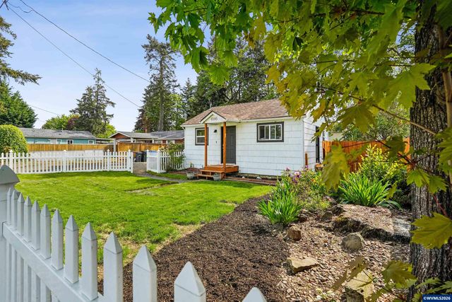 4586 Reimann St NE, Salem, OR 97305