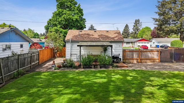 4586 Reimann St NE, Salem, OR 97305