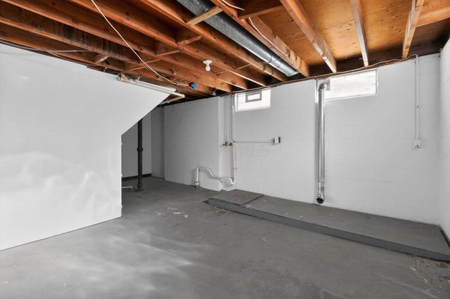 3851 Fairmoor Road, Columbus, OH 43228