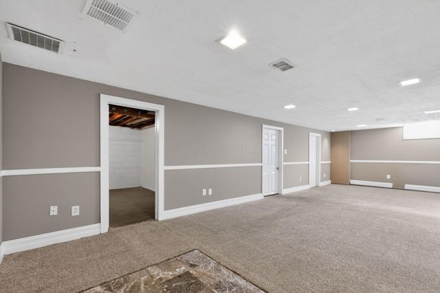 3851 Fairmoor Road, Columbus, OH 43228