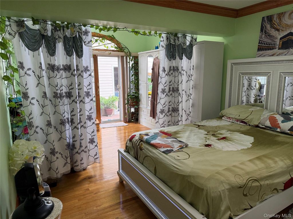 43 Baxter Avenue, New Hyde Park, NY 11040 — photo 5