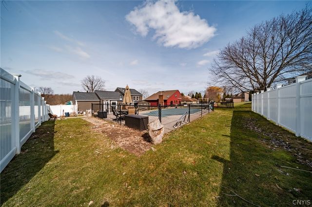 129 Bent Tree Lane, Van Buren, NY 13027