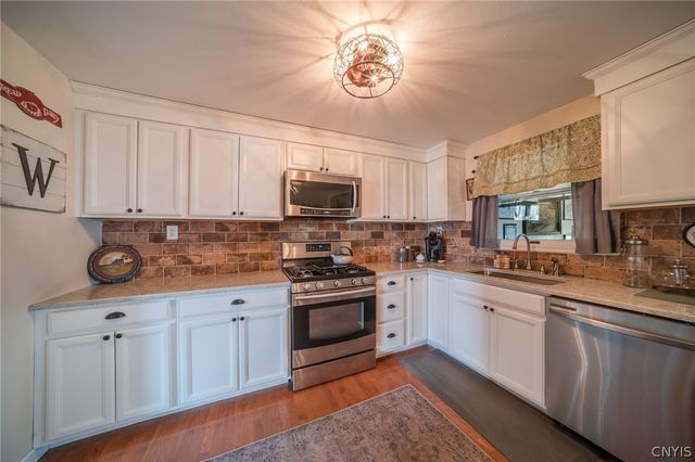 129 Bent Tree Lane, Van Buren, NY 13027