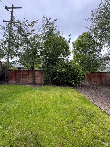 189 W CENTER ST, Midvale, UT 84047