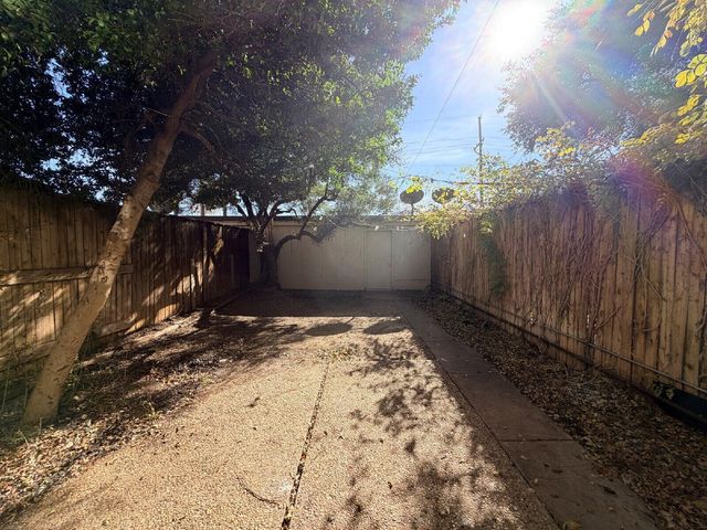 2327 33rd Street, Lubbock, TX 79411