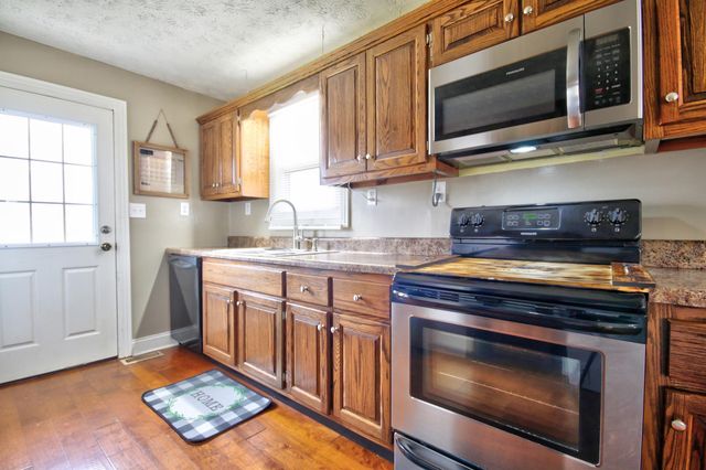 288 John R Jones Road, London, KY 40741