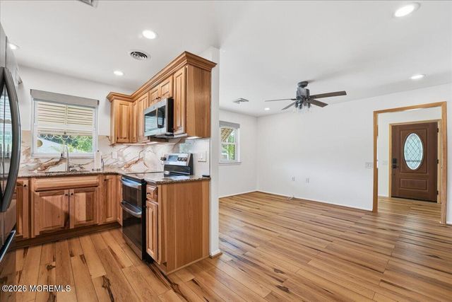 10 H Bennington Lane, Manchester, NJ 08759