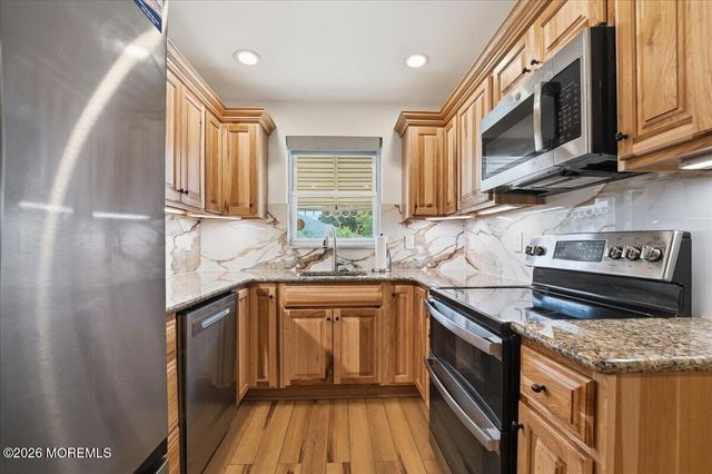 10 H Bennington Lane, Manchester, NJ 08759