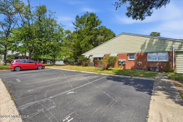 10 H Bennington Lane, Manchester, NJ 08759