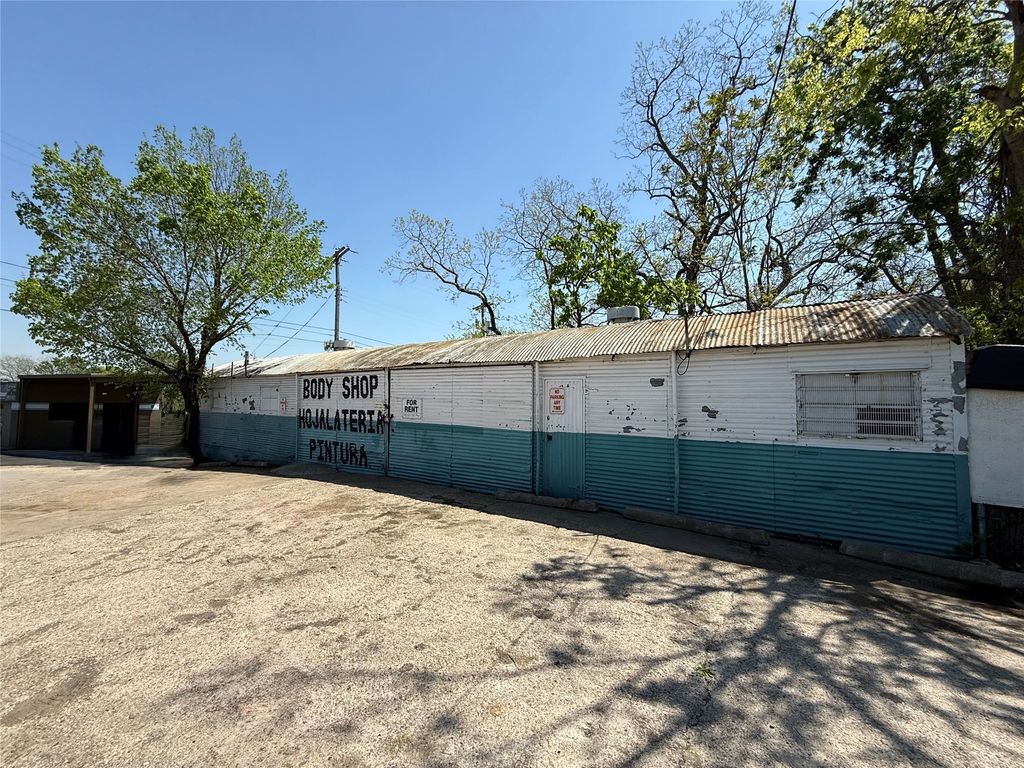 1402 Fort Worth Avenue, Dallas, TX 75208