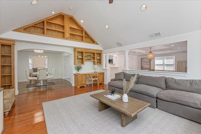 4 Applewood Lane, Salem, NH 03079