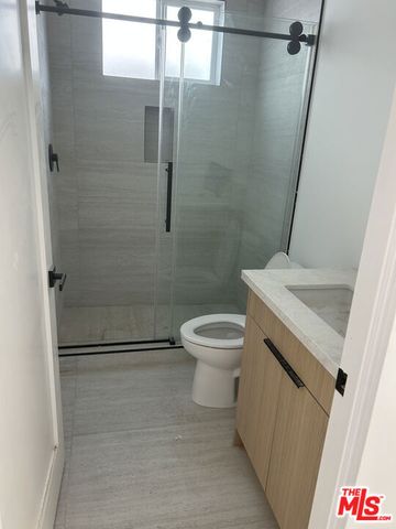 11528 Emelita Street, North Hollywood (los Angeles), CA 91601