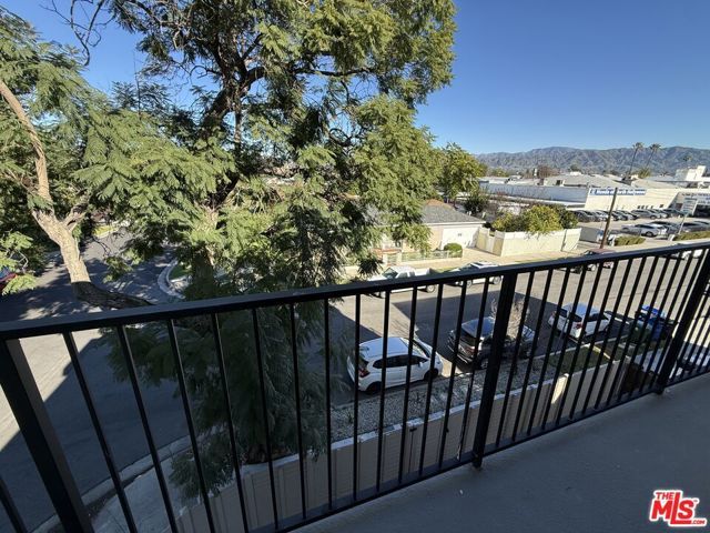 11528 Emelita Street, North Hollywood (los Angeles), CA 91601