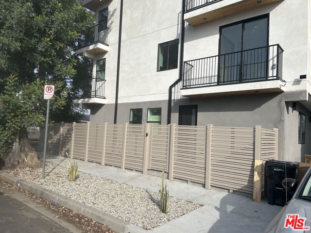 11528 Emelita Street, North Hollywood (los Angeles), CA 91601