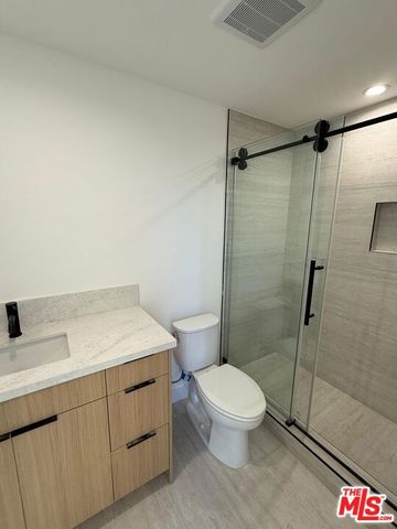 11528 Emelita Street, North Hollywood (los Angeles), CA 91601