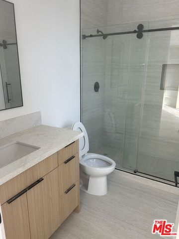 11528 Emelita Street, North Hollywood (los Angeles), CA 91601