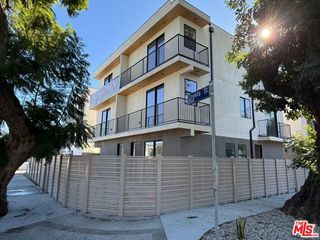 11528 Emelita Street, North Hollywood (los Angeles), CA 91601