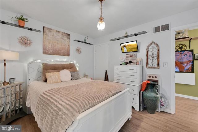 161 N LAUREL ST, Manheim, PA 17545